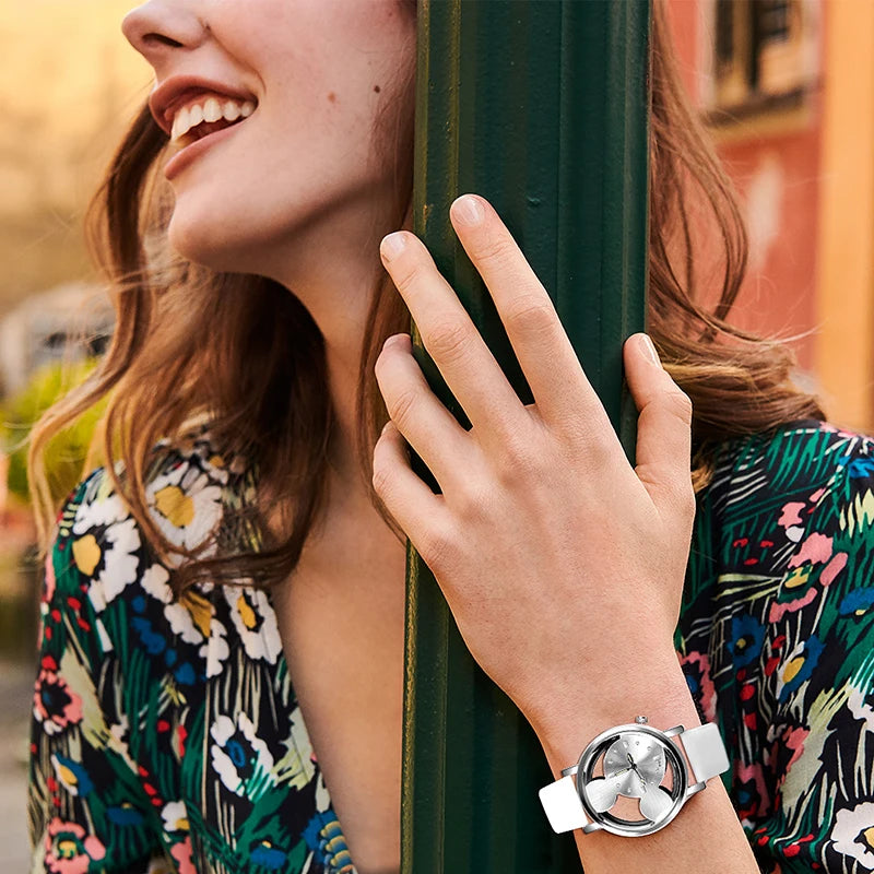 Bleu ciel, montre pour femme