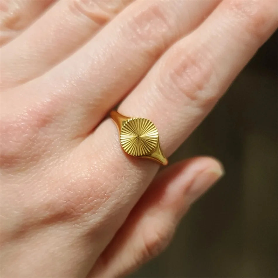 Bague délicate, pour femme