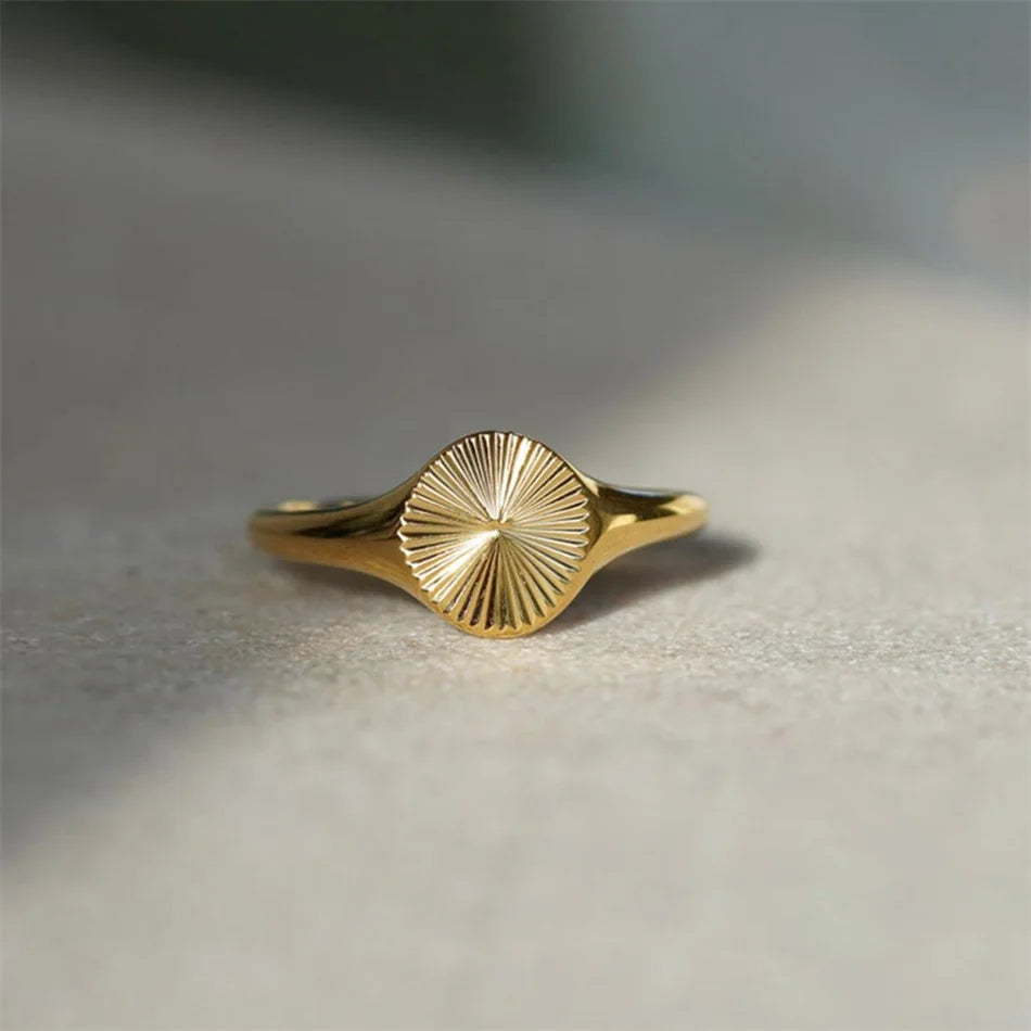 Bague délicate, pour femme